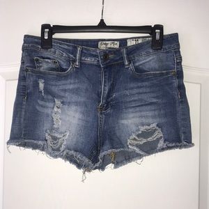 Mid rise Drdigo Rein short shorts